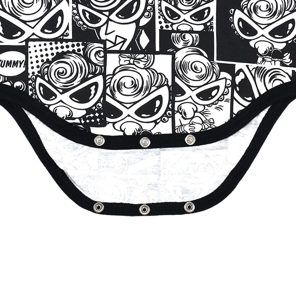 Catch the moment monotone総柄 ノースリーブロンパース